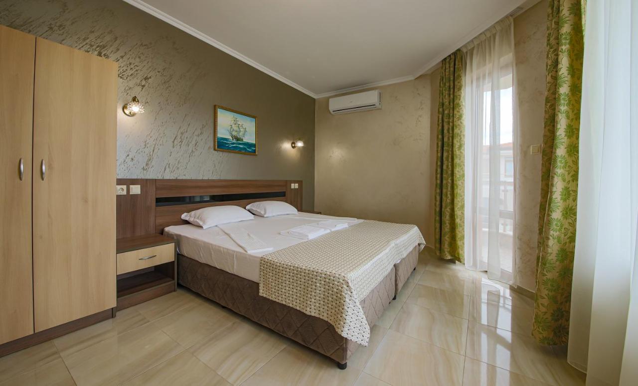 Guesthouse Phoenix Obzor Eksteriør billede