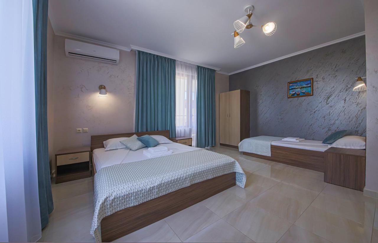 Guesthouse Phoenix Obzor Eksteriør billede